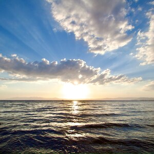 Sunlight over the Lake / Sunset and Lake in Japan / Natural landscapes / Digital Download