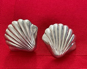 Sterling Silver Shell Earrings Pierced Mexican Silver Marked 925 TV 30 Vintage