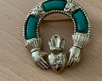 Vintage 1980s Sold’Or Claddagh Pin Costume Jewelry Celtic Irish Tradition