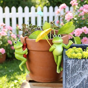 Resin Frog Pot Hugger Set with Umbrellas, Whimsical Garden Planter Decor