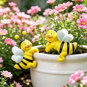 Happy Climbing Bumblebee Pot Huggers, Cartoon Resin Bee Planter Decor
