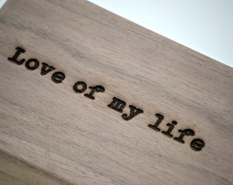 Queen &#39;Love of My Life&#39; Musical Gift Box - Personalized Melody for Anniversary, Wedding, Romantic Occasions