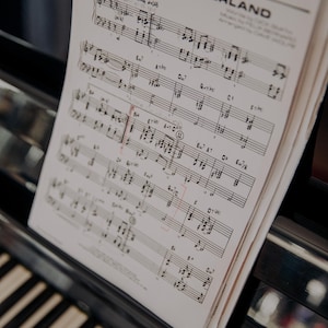 Custom Song for Your Hand-Crank Music Box | Personalized Melody Composition | 15, 20 or 30 Notes | Unique Musical Gift