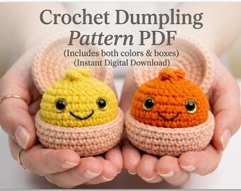 Puede incluir: Un patrón de ganchillo en PDF digital para dos pequeñas albóndigas redondas y sonrientes, una amarilla y otra naranja, cada una dentro de un recipiente de ganchillo rosa claro. El texto dice: Crochet Dumpling Pattern PDF (Includes both colors & boxes) (Instant Digital Download).