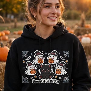 Uroczy sweter z kapturem na Halloween z kotem i duchem kota, z okrągłym dekoltem i jesienną, upiorną porą