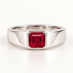 Rubin signetring, herrring i sterlingsilver med röd ädelsten, present till honom med födelsesten i juli