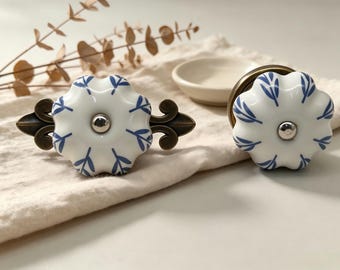 Blue and white ceramic knobs,ceramic drawer handles,cabinet knobs/wardrobe knobs,retro-style ceramic drawer knobs,floral furniture handles