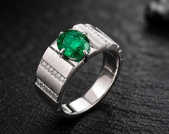 Ovale groene smaragd sterlingzilveren ring, geborstelde band, modern statementstuk