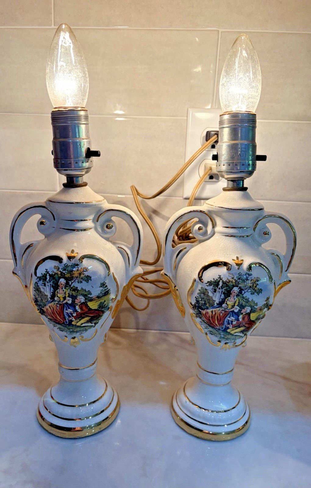 ロマンティックカップル陶器ランプ Vintage Victorian Romantic Couple Lamp - Etsy