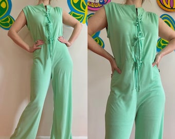 Vintage 1970s mint green jumpsuit //M - L // retro 70s pastel green cap sleeve zip front wide leg pantsuit tie front Spring Summer