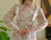 Vintage 1970s voile floral prairie dress Small Gunne style frilly lace ribbon trim high neck sheer sleeves open back cut out sz 9-10