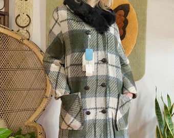Deadstock 1970s green + gray plaid coat faux fur collar // S - smaller M // mod 60s 70s double breasted button down coat NWT