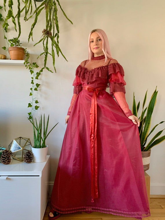 STUNNING 1970s Victorian wine red lace gown XS //