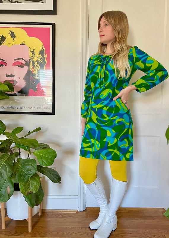 Mod 1960s Psychedelic Swirl Mini Dress 