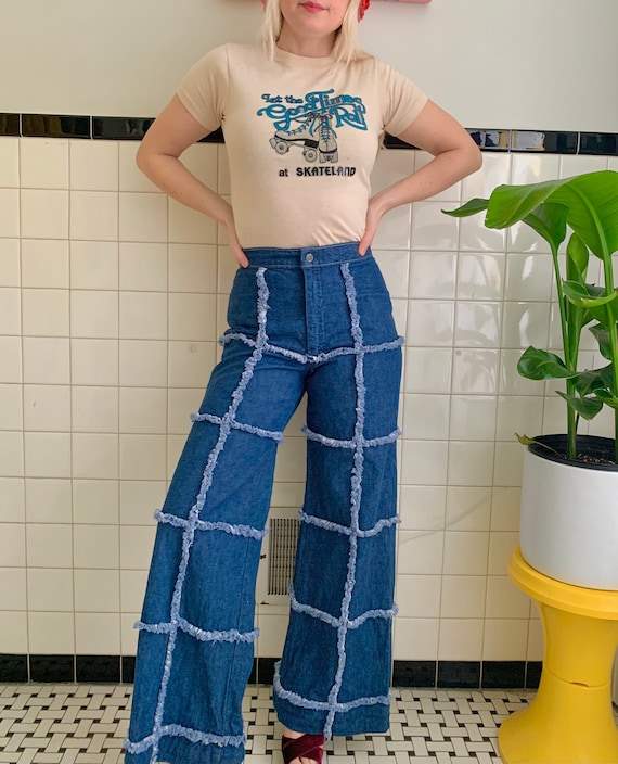 RARE 1970s patchwork grid bell bottoms // 26 x 29