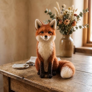 Figurine de renard en feutre aiguilleté, sculpture animalière des bois faite à la main, décoration réaliste de renard en laine, objet de collection de la forêt Cottagecore