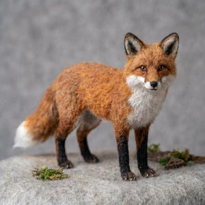 Handmade Needle Felt Red Fox Sculpture, Realistic Wool Fox Figurine, Woodland Animal Keepsake Gift
