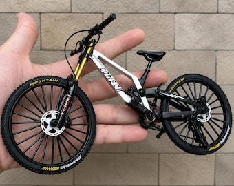 1: 8 Legierung Mountainbike-Modell, realistische Mountainbike-Replik, Desktop-Dekor