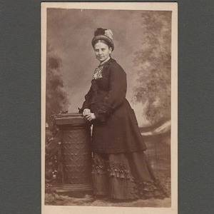 Fashion CDV of a Well-Dressed Woman ~ Unusual Jewelry