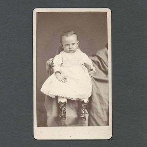 CDV of an Unhappy Child ~ Hidden Mother