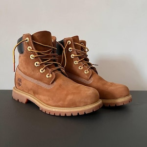 Timberland Women’s 6-Inch Classic Premium Wheat Waterproof Boots – EU 37 / US 6.5 – Nubuck Leather – Very Good Condition