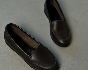 Genuine Leather Loafers, Minimalist Flat Shoes, Comfortable Everyday Footwear, Classic Casual Slip Ons, Women Autumn Shoes