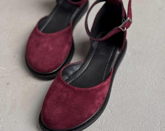 Closed Toe Ankle Strap Sandals, Comfortable Womens Summer Shoes, Minimalist Flat Sandals, Genuine Material Footwear, Elegant Everyday Flats