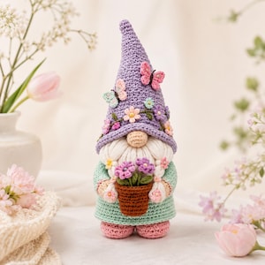 Wzór na szydełkową lalkę krasnala w formacie PDF, sezonowy zestaw krasnala amigurumi, wiosna lato jesień zima do pobrania w wersji cyfrowej zdjęcie 5