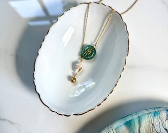 Seashell Lariat Style Necklace, Nautilus Shell Necklace, Simple Charm, Gold Beach Necklace, Asymmetrical Necklace, You Are Not Alone - Mira