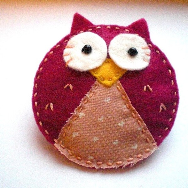 Felt Owl Brooch in Pink, Pink Owl, Felt Brooch, Fucsia Owl, Pink Owl Brooch, Felt Pin, Owl Pin, Handmade