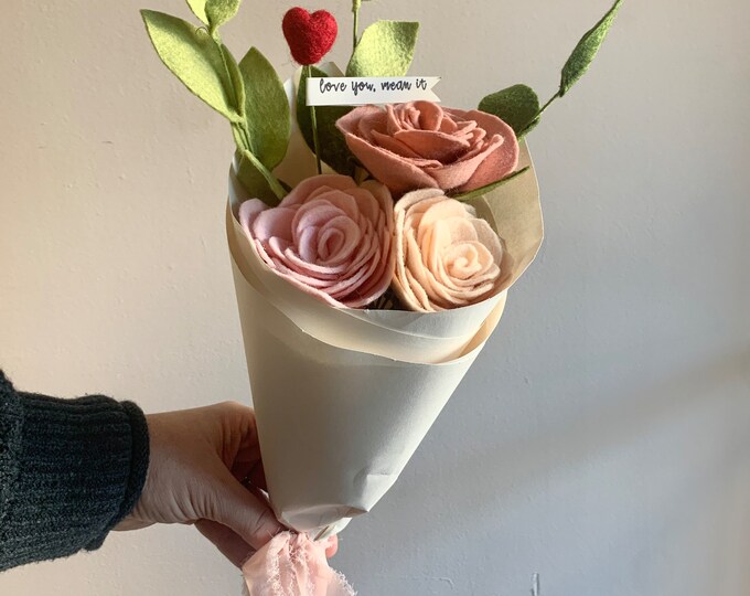Pink Roses Valentine’s Day Bunch