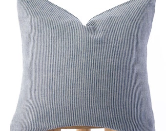 Funda de cojín de lino hecha a mano: Rayas azules, estilo rústico