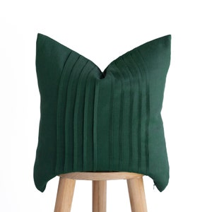 Housse de coussin vert émeraude avec coutil - taie d'oreiller faite main - décoration d'intérieur durable - idée cadeau de pendaison de crémaillère