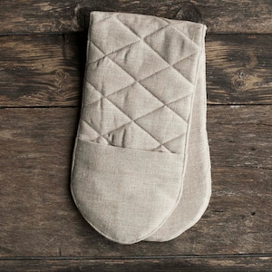 Long Linen Double Oven Mitt – Quilted Kitchen Glove – Heat Resistant Pot Holder for Baking & Cooking