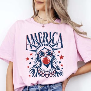 Vintage amerikansk Lady Liberty SVG PNG, patriotisk tuggummi-skjortadesign, nedladdning av sublimering för fjärde juli för kvinnor