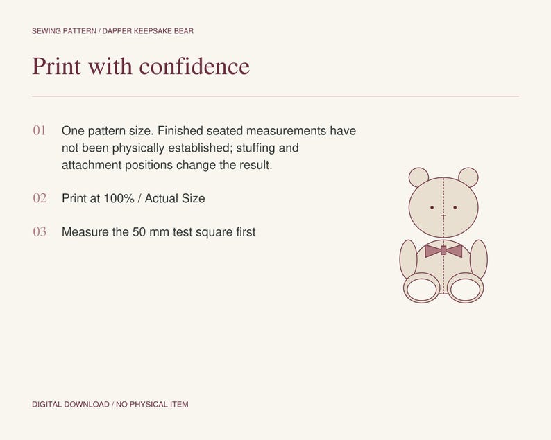 Puede incluir: Un patr&oacute;n de costura para un oso de recuerdo. El texto dice: SEWING PATTERN / DAPPER KEEPSAKE BEAR, Print with confidence, 01 One pattern size, 02 Print at 100% / Actual Size, 03 Measure the 50 mm test square first.