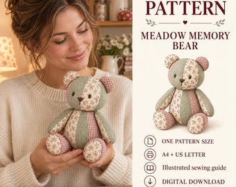 Puede incluir: Un patrón de costura para un oso de peluche Meadow Memory Bear, hecho con tela de color verde salvia y estampado floral. La descarga digital incluye una guía de costura ilustrada, una talla de patrón y archivos para impresión A4 y US Letter.