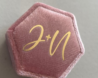 Stunning cursive initials double ring hexagon velvet ring box customised just for you. Wedding day ringbox. Perfect photo opportunity.