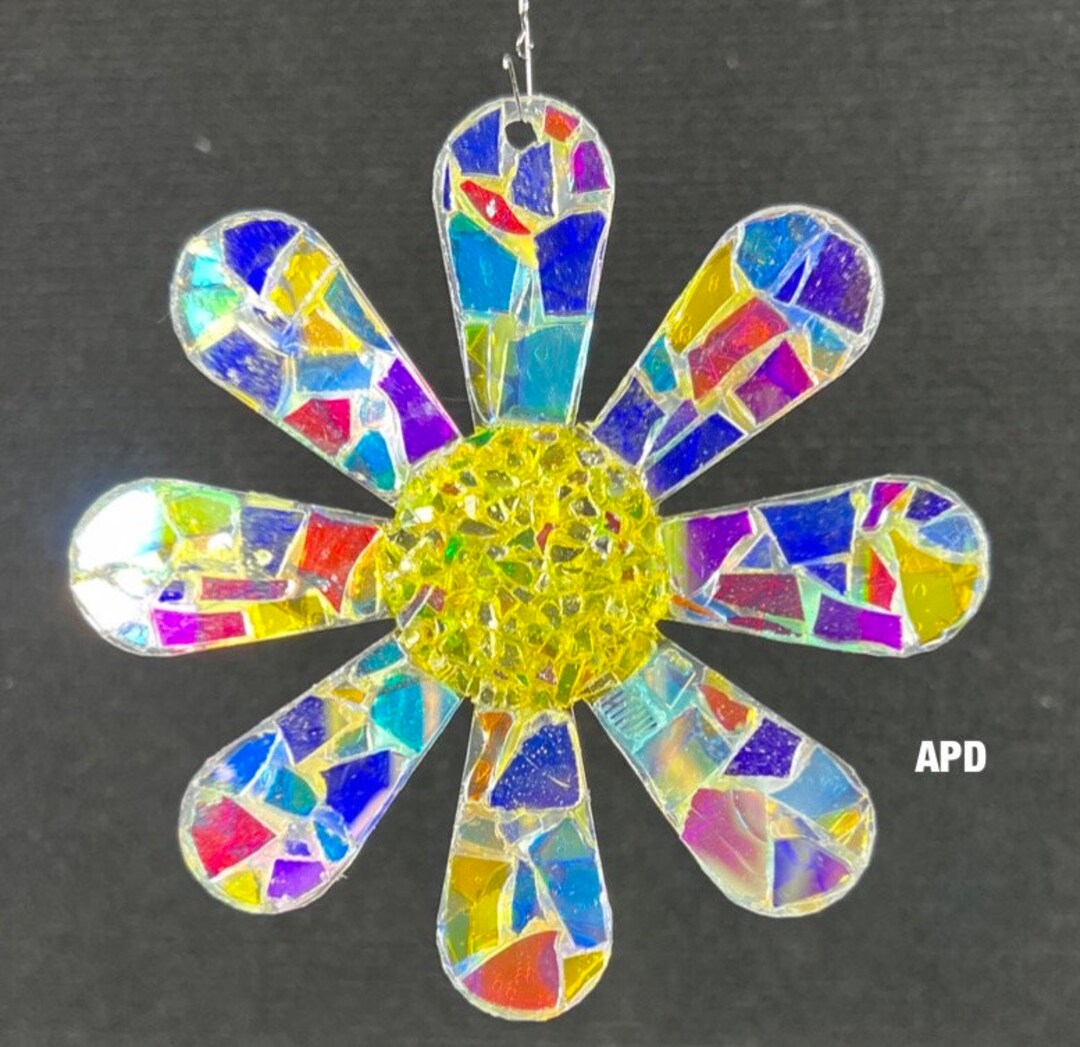 5 Daisy Suncatcher.. APD.. Suncatchers.. Blingy Item.. Garden