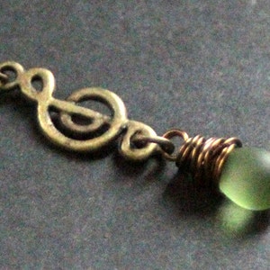 Musical Note Necklace. Treble Clef Necklace. Clouded Green Teardrop Necklace. Music Necklace in Bronze. Handmade Jewelry.