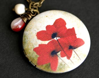 Red Poppy Locket Necklace. Red Poppies Necklace with Beige and Red Teardrop and Fresh Water Pearl Charm. Red Flower Necklace. Bronze Locket.