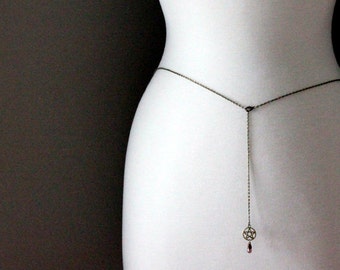 Lariat Belt with Custom Charm. Chain Belt. Thin Belt. Delicate Belt. Handmade Belt Jewelry. Charm Belt. Teardrop Charm Belt.