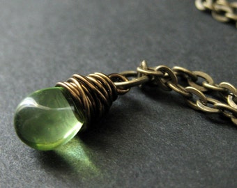 Teardrop Necklace. Green Teardrop Pendant Necklace in Bronze. Bridesmaid Necklace. Handmade Jewelry.