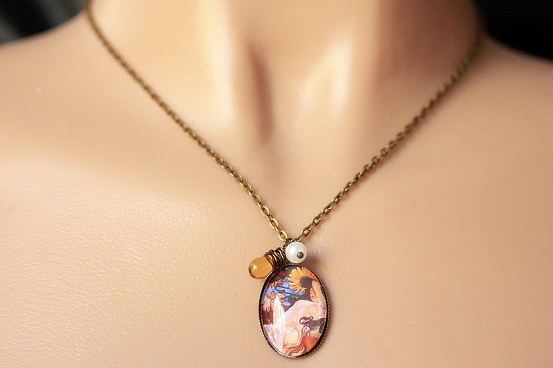 Une A Une Mucha Necklace main image 0