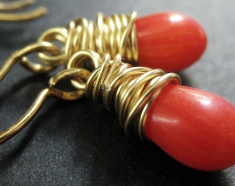 Teardrop Earrings. Orange Coral Earrings. Orange Wire Wrapped Earrings in Gold. Handmade Jewelry.