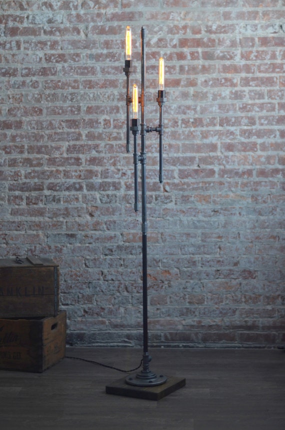 industrial×gothic stand light