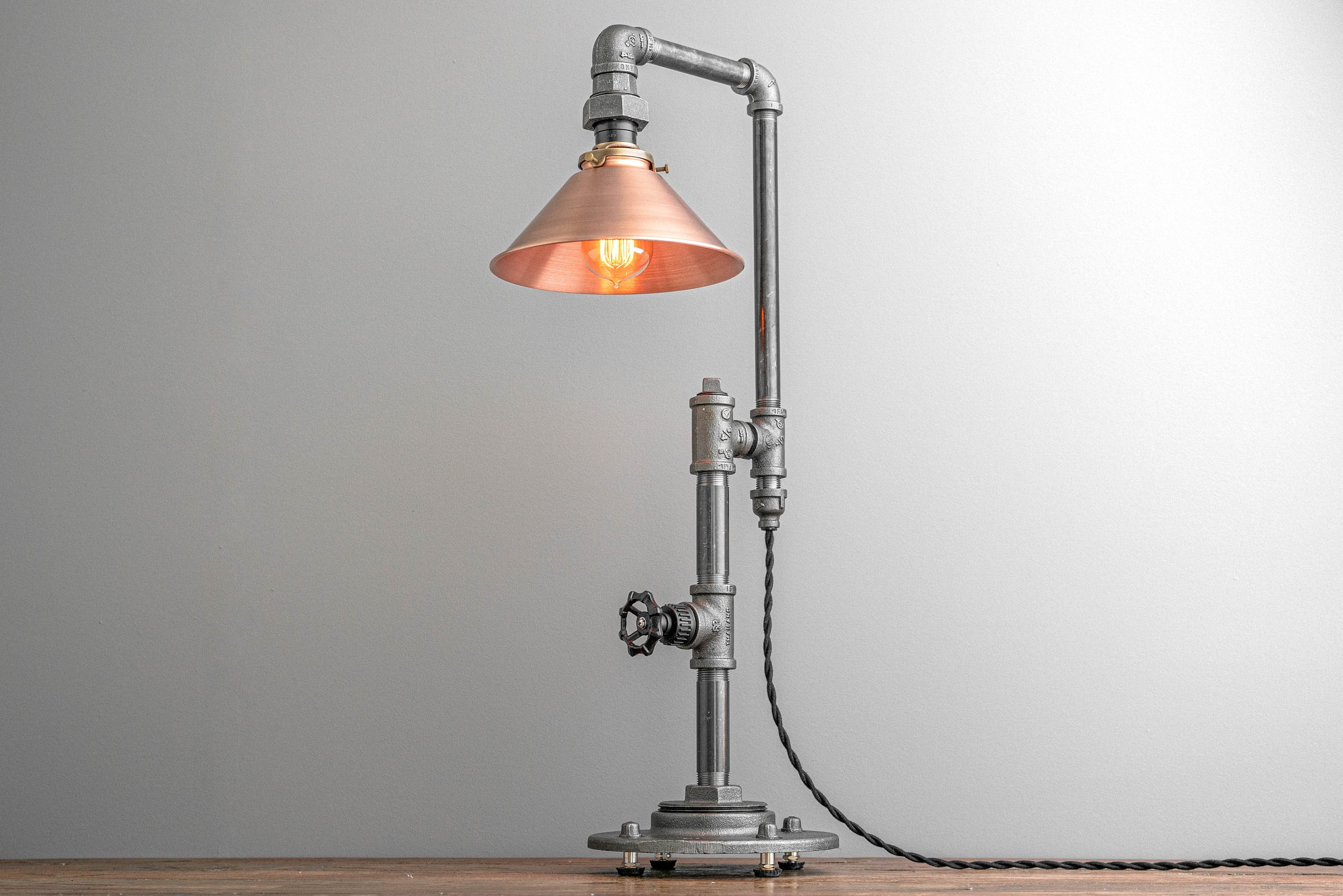 Iron pipe lamp deals