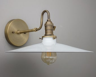 Lámpara de pared industrial con pantalla esmaltada - Modelo n.° 5562