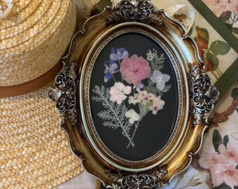 Marco ovalado vintage con flores prensadas, decoración botánica para el hogar, arte con flores prensadas, marco de fotos con flores secas, regalo para ella, flores preservadas.