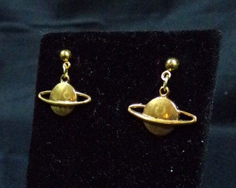 Gold-tone Neptune planet earrings 20mm long - Crystal version